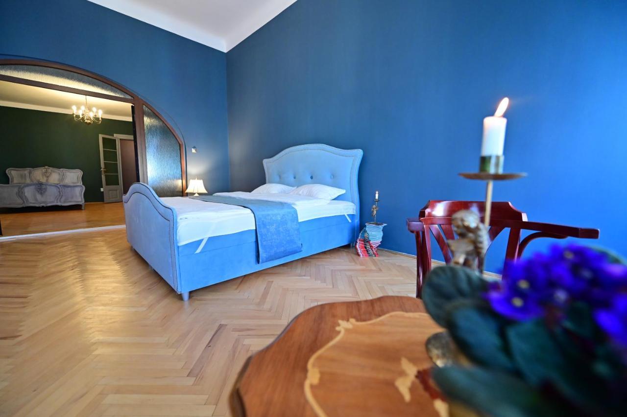 Lovely 2 Bedroom Apartment In Historic City Center Sibiu Esterno foto