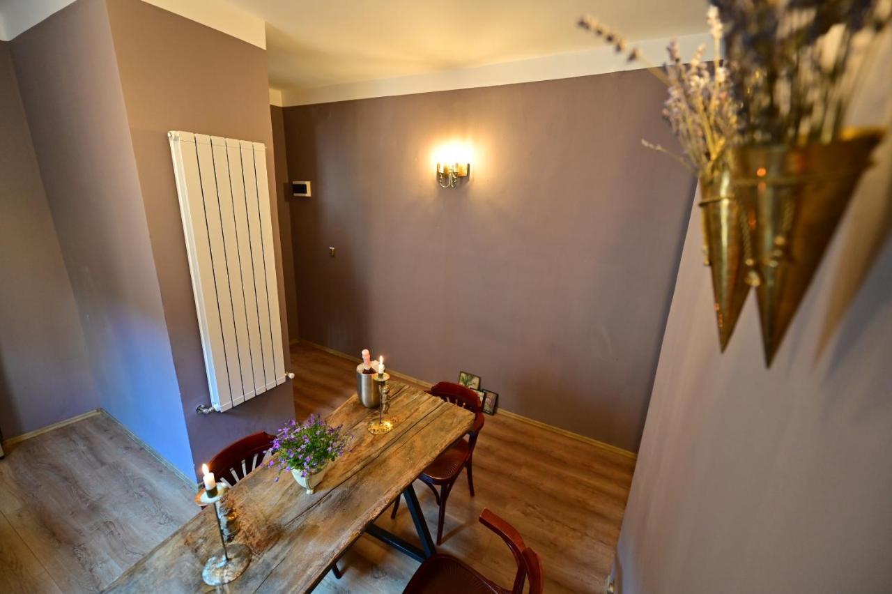 Lovely 2 Bedroom Apartment In Historic City Center Sibiu Esterno foto