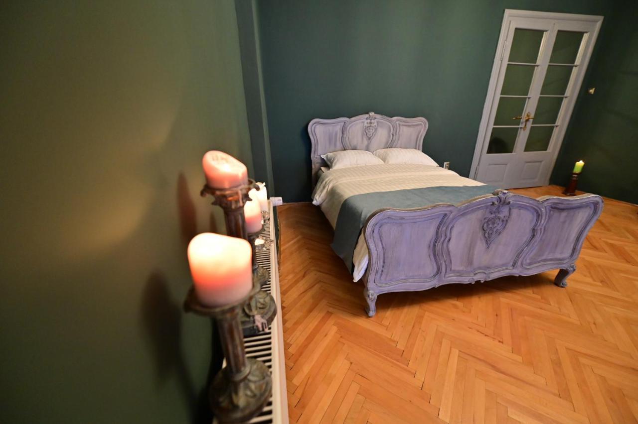 Lovely 2 Bedroom Apartment In Historic City Center Sibiu Esterno foto